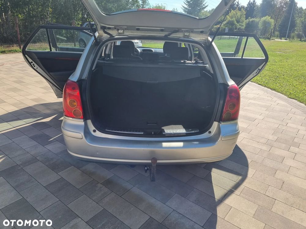 Toyota Avensis 1.8 VVT-i Combi - 8