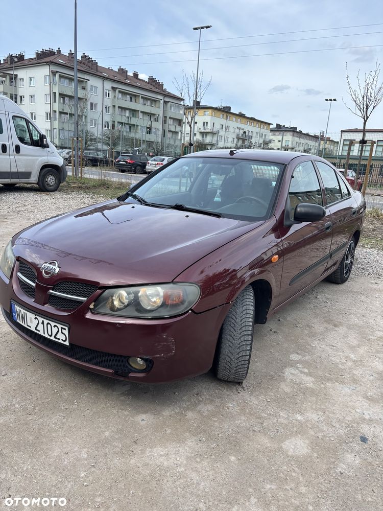 Nissan Almera - 1