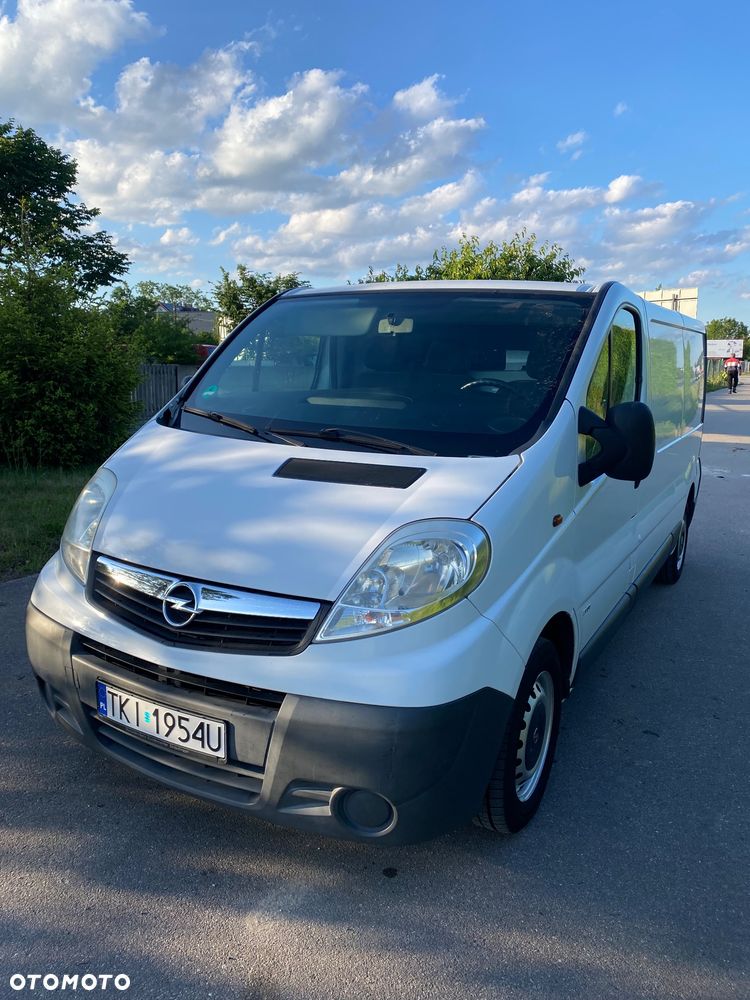 Opel Vivaro - 1