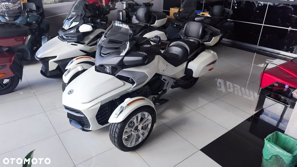 Can-Am Spyder - 1