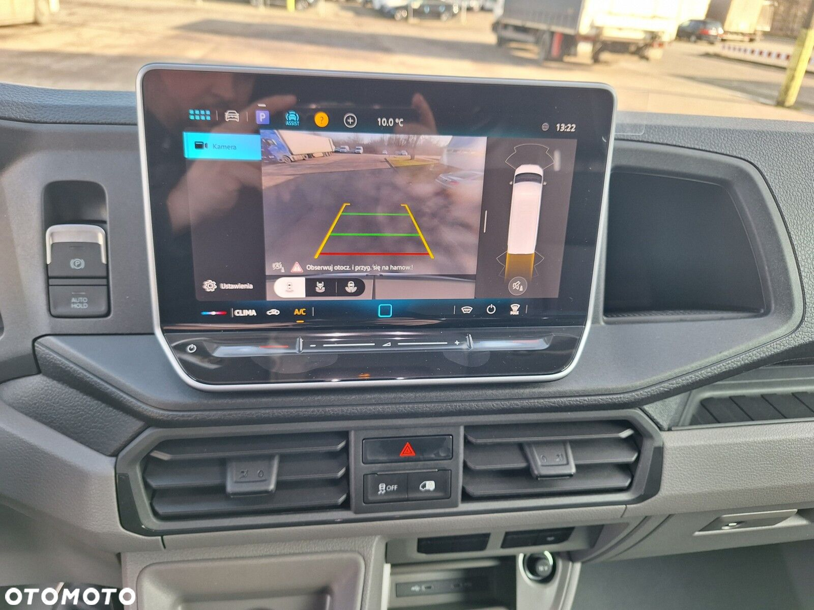 Volkswagen Crafter  35 Furgon z wysokim dachem silnik: 2,0 l EU6 SCR 140 KM / skrzynia biegów: Przedni napęd automatyczna 8-biegowa rozstaw osi: 3640 mm - 15