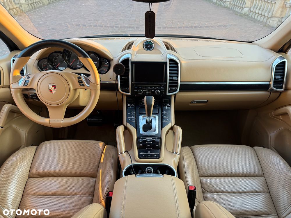 Porsche Cayenne - 8