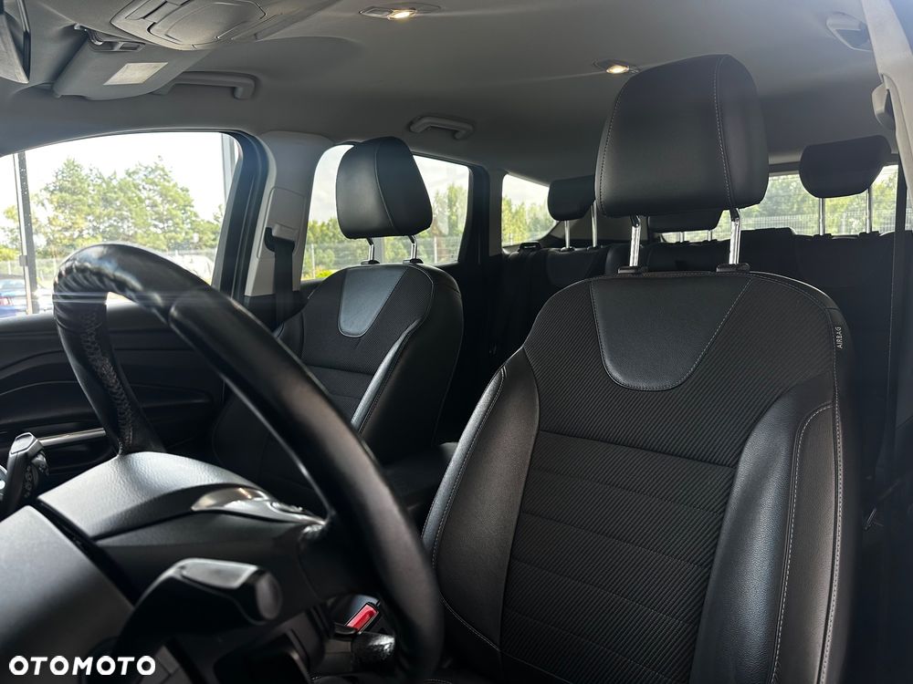 Ford Kuga - 17
