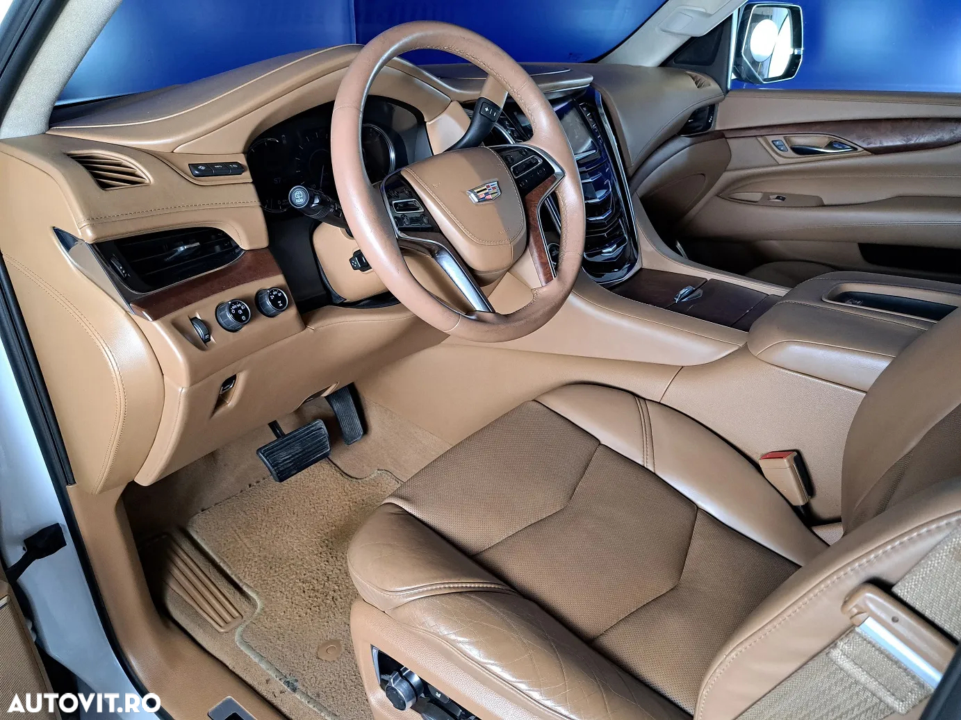Cadillac Escalade - 10