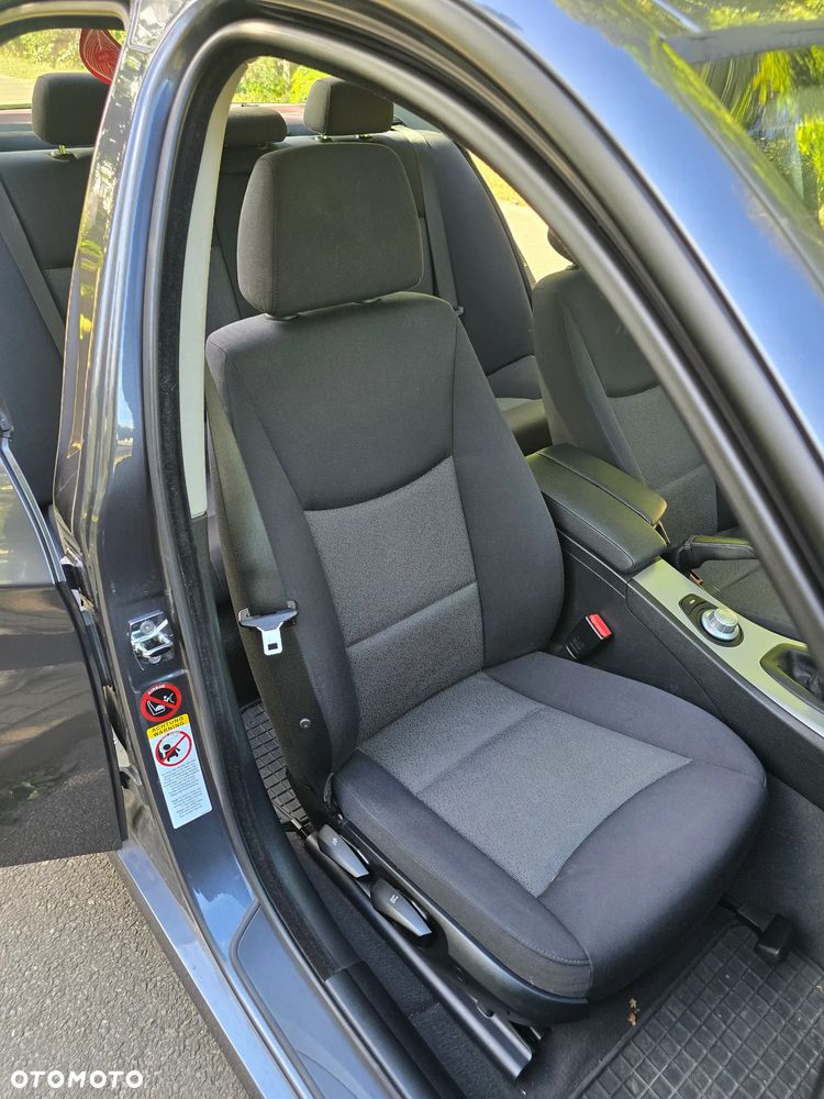 BMW Seria 3 318d - 22