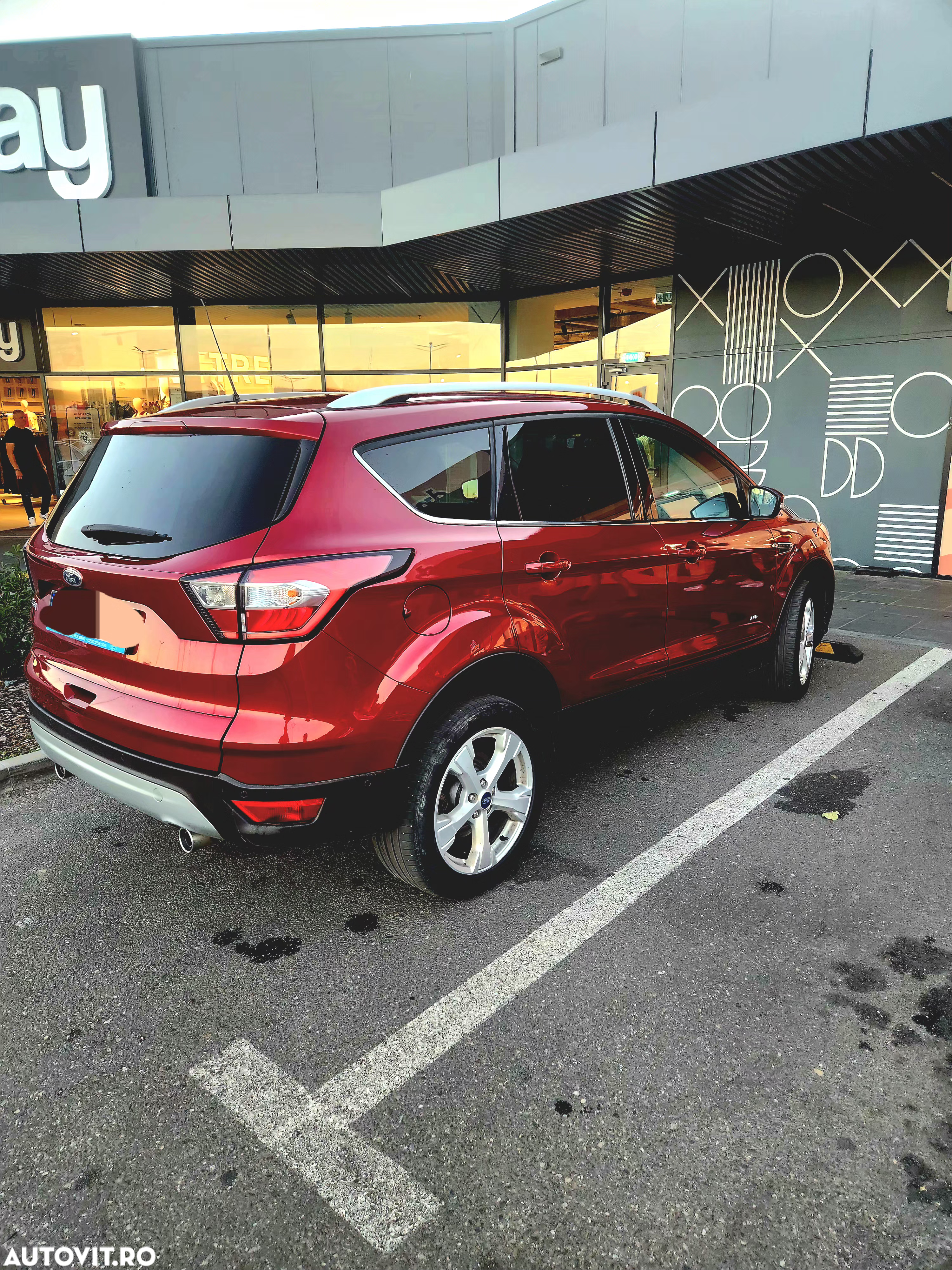 Ford Kuga 2.0 TDCi 4WD Powershift Titanium - 4