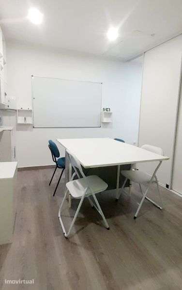 Magnífica Loja com Armazém  em Vila Magna,  Albufeira,  19m2 ,Rés de C - Grande imagem: 5/7