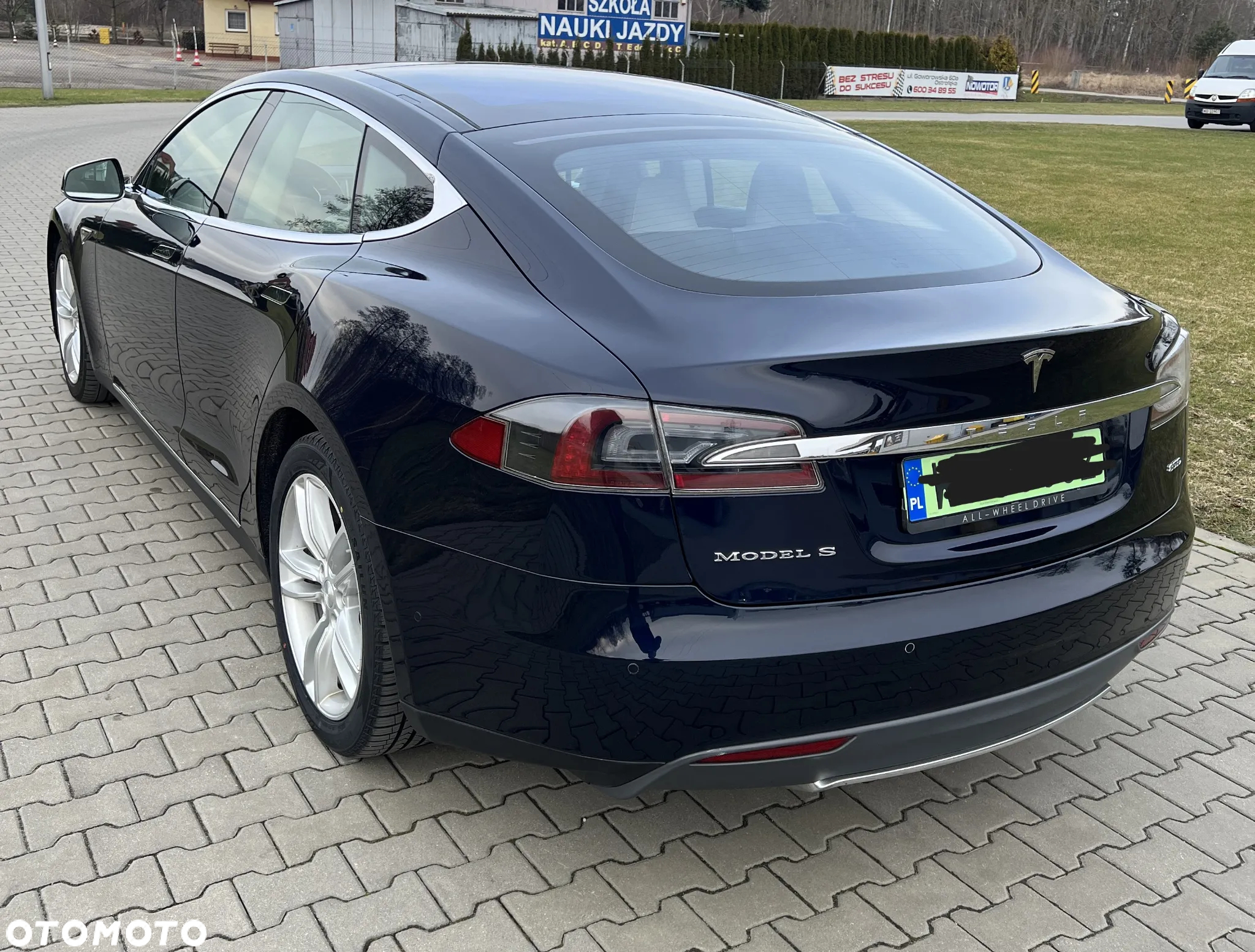 Tesla Model S 85D Allradantrieb - 13