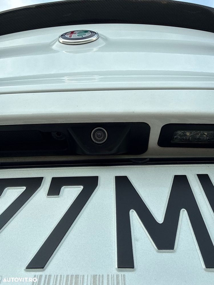 Alfa Romeo Stelvio 2.0 Turbo AWD AT8 Veloce - 19