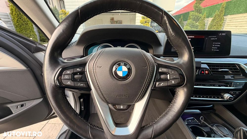 BMW Seria 5 520i Aut. Luxury Line - 21