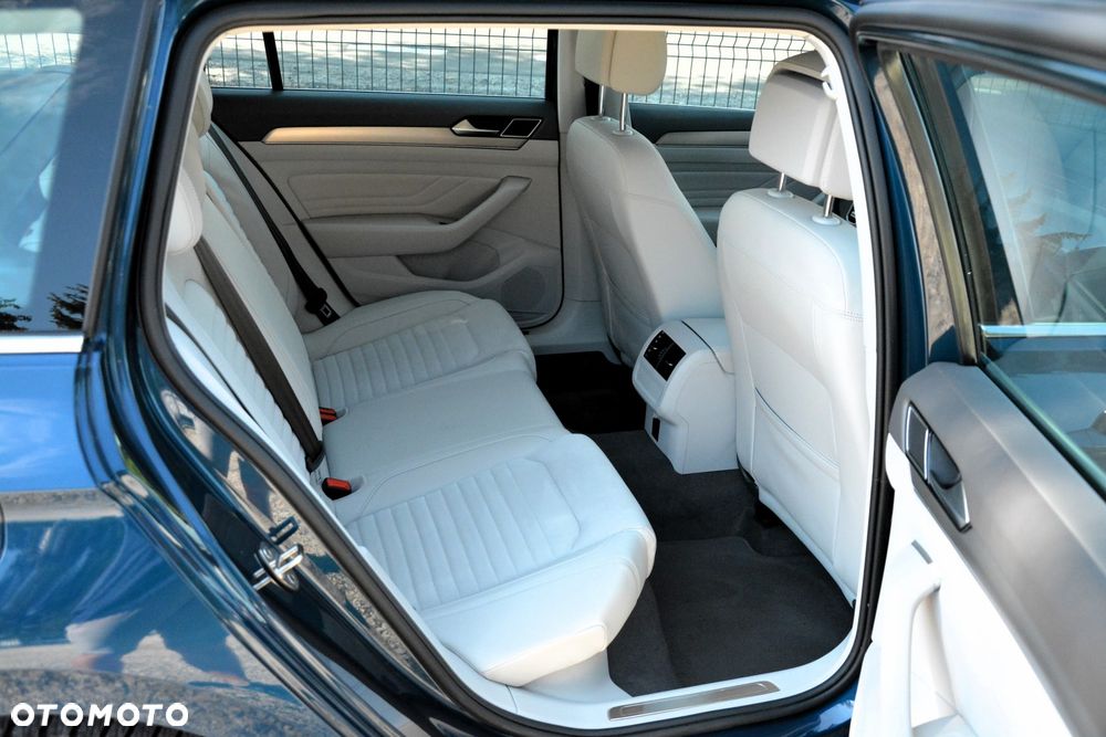 Volkswagen Passat Variant 2.0 TSI 4Mot Elegance DSG - 38