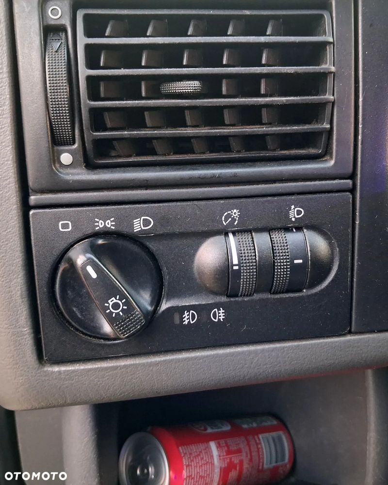 Volkswagen Caravelle - 19