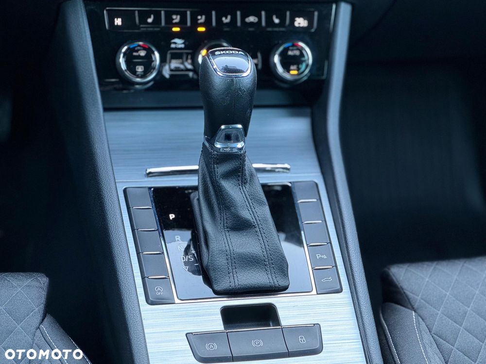 Skoda Superb 2.0 TDI SCR Ambition DSG - 14