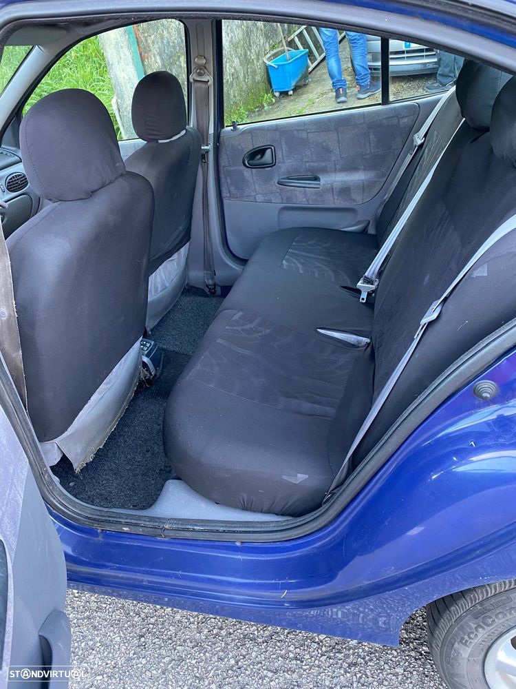 Renault Mégane 1.4 16V RTE - 7