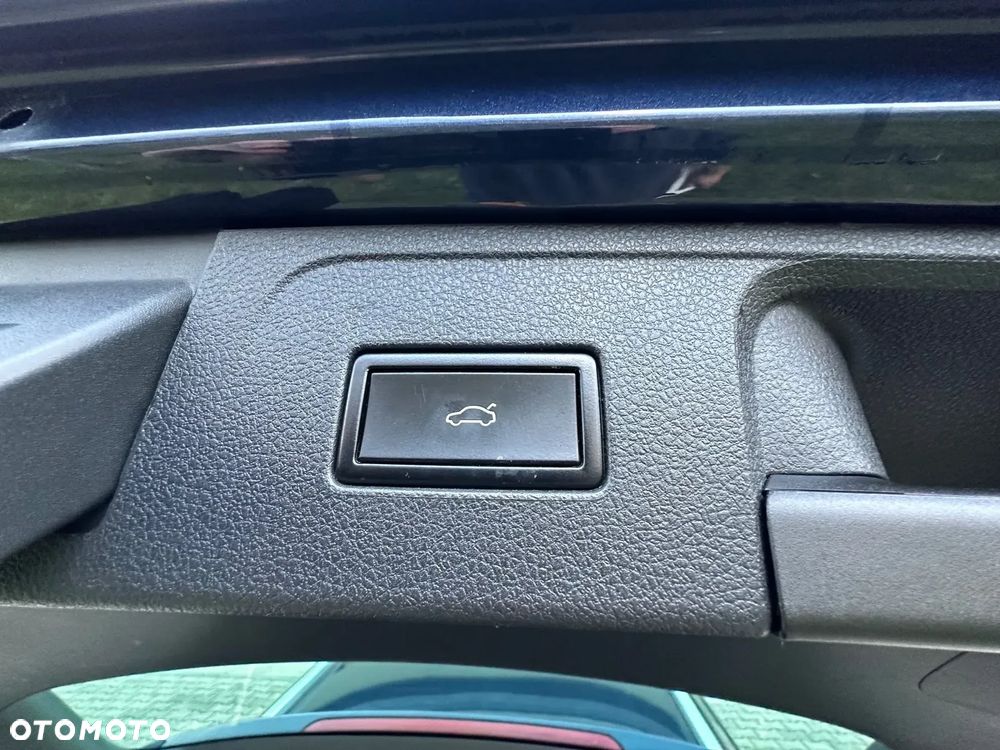 Volkswagen Passat Variant 2.0 TDI SCR DSG Highline - 40