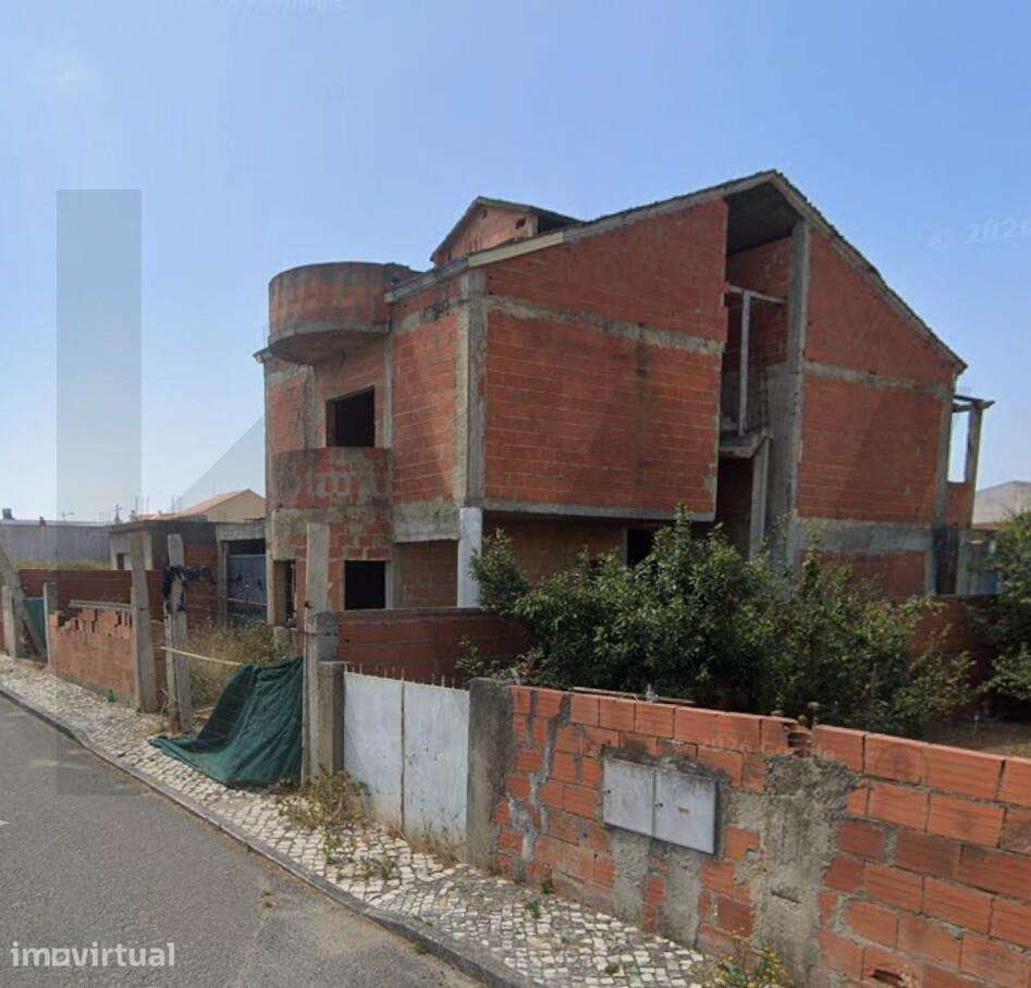 Lote de Terreno com 332 m2 com moradia por terminar em São Domingos de - Grande imagem: 4/7