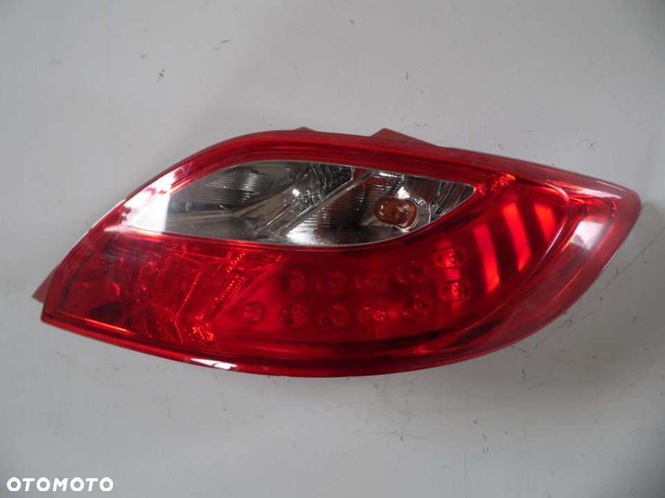 Lampa Prawy Tył Prawa Tylna Europ Mazda 2 DE 07-14