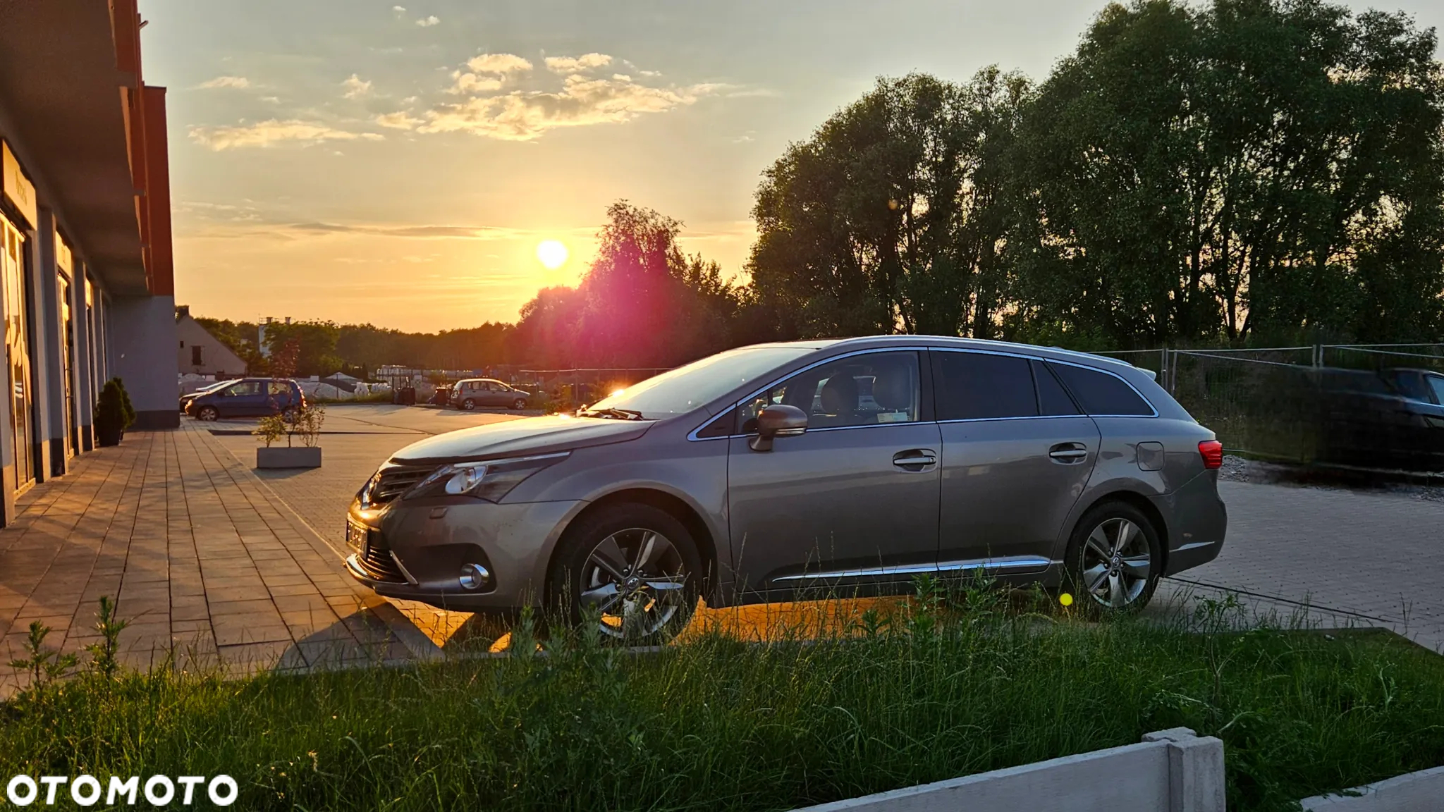 Toyota Avensis 2.0 D-4D Premium - 3
