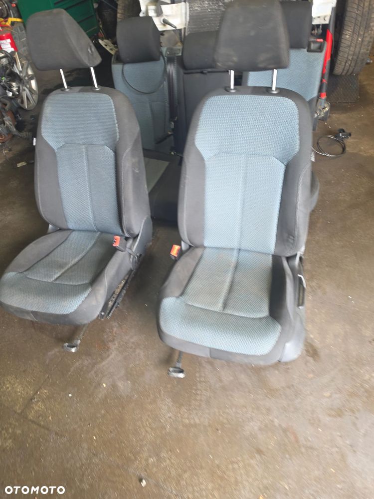 Komplet  foteli  vw  Passat  B7  kombi - 1