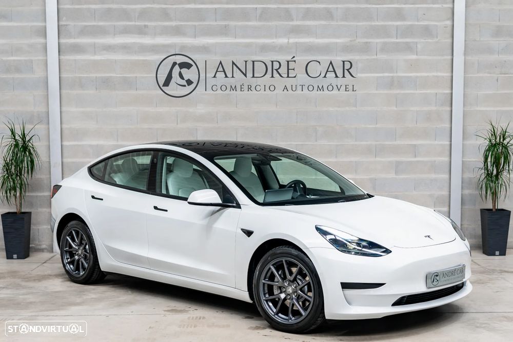 Tesla Model 3 Standard Range Plus RWD - 3