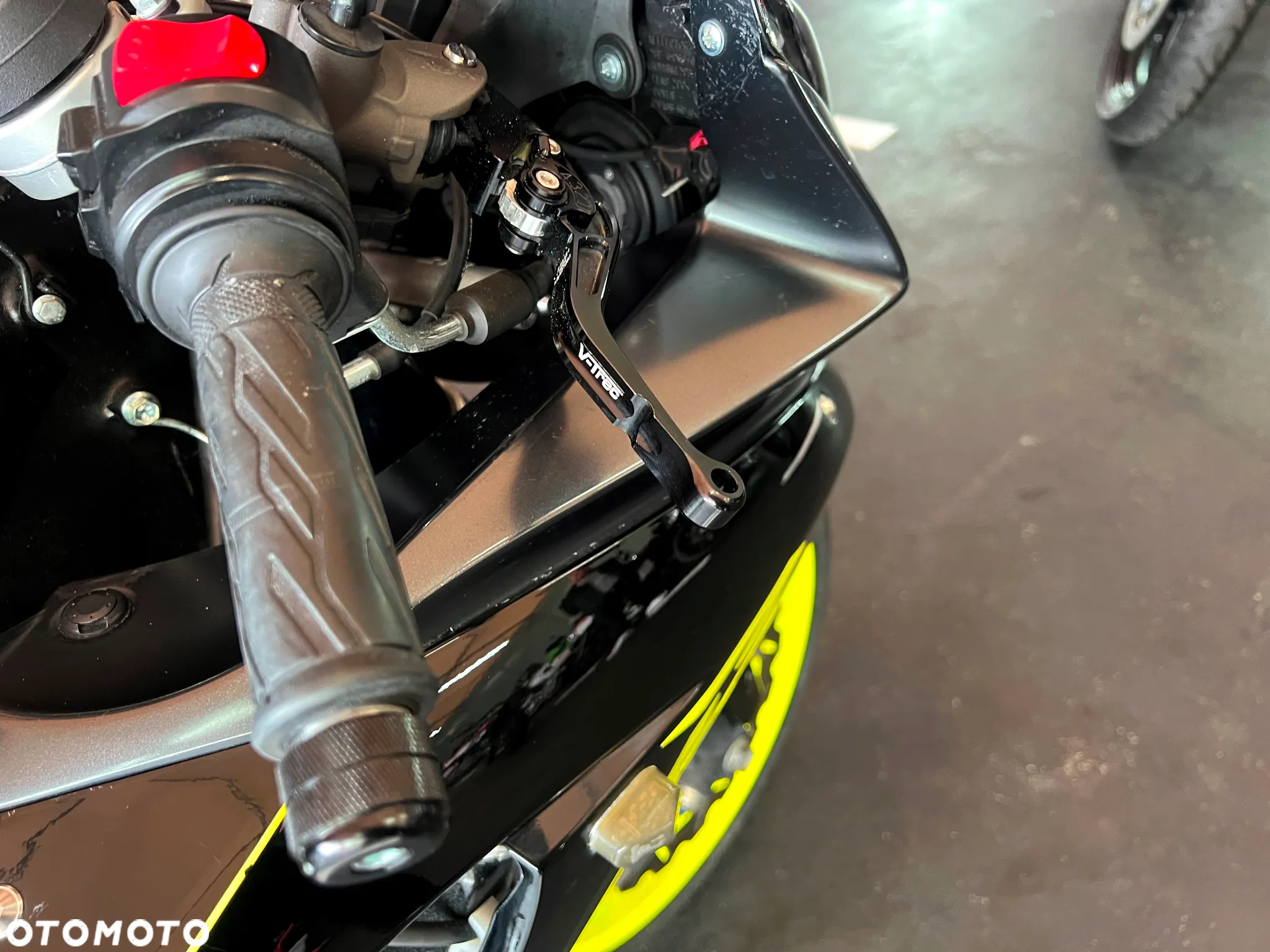 Suzuki GSX-R - 17