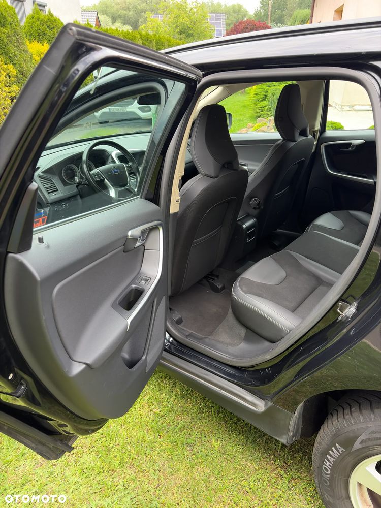 Volvo XC 60 D5 AWD Momentum - 13