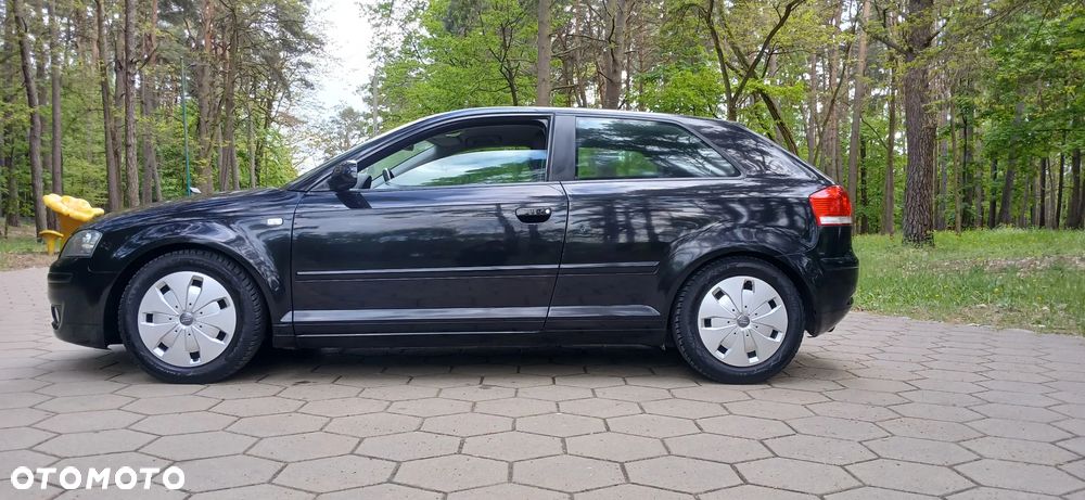 Audi A3 3-drzwiowe 1.6 Attraction - 9