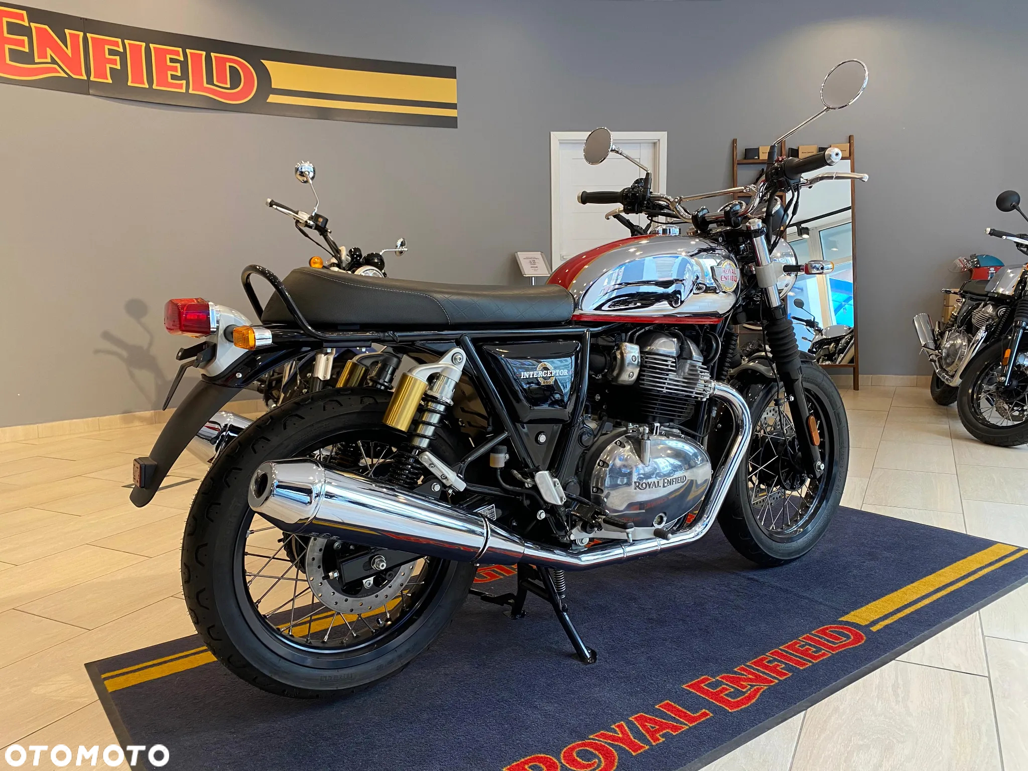 Royal Enfield Interceptor - 10