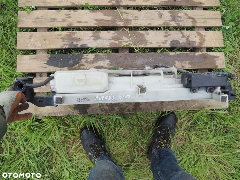 Chłodnica wody Toyota Avensis T25 1.8 VVT - 6