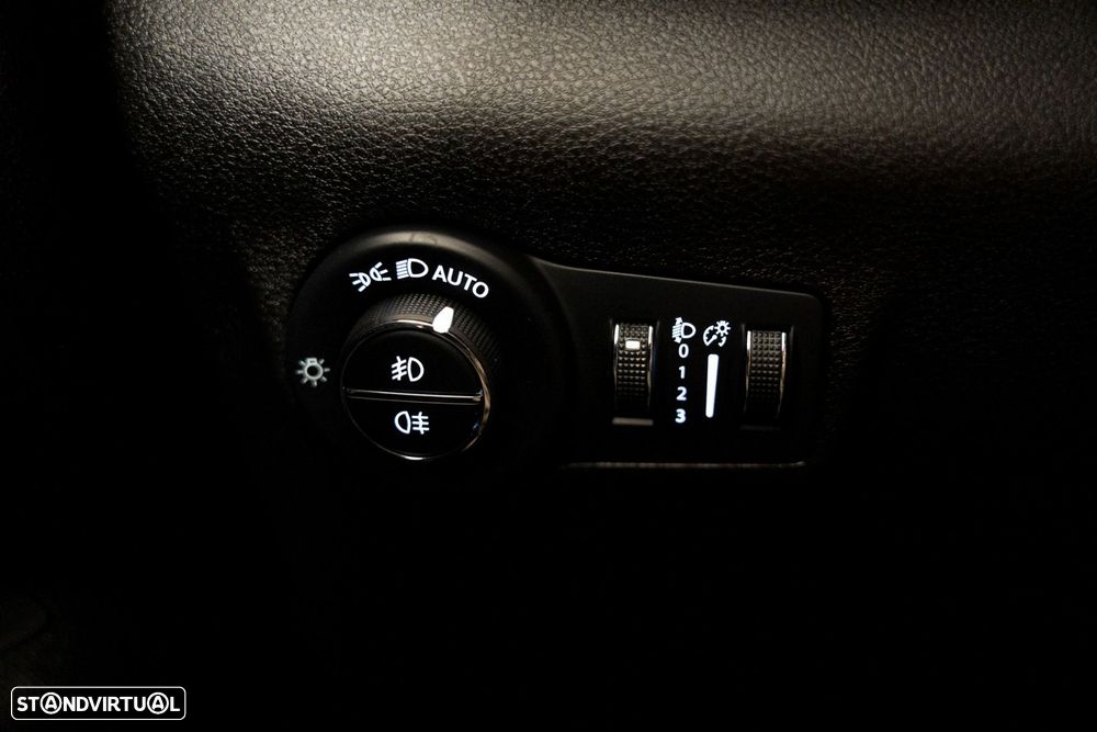 Jeep Compass 1.3 T Limited - 11