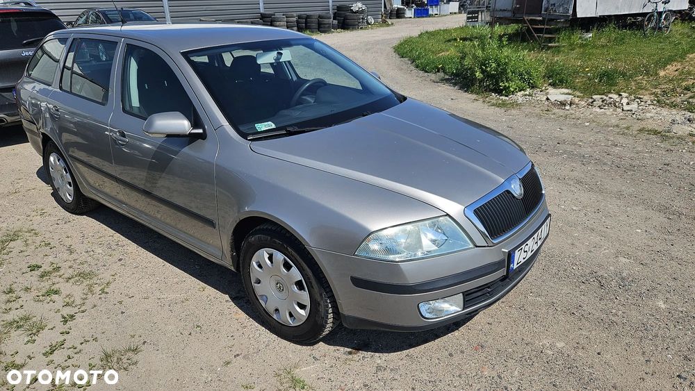 Skoda Octavia 1.6 FSI Ambiente - 3