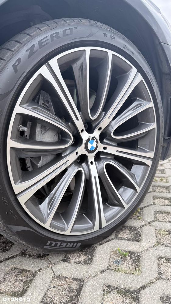 BMW Seria 7 750i xDrive - 17