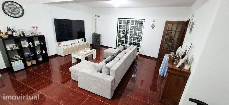 Vende-se Moradia - Grande imagem: 2/4