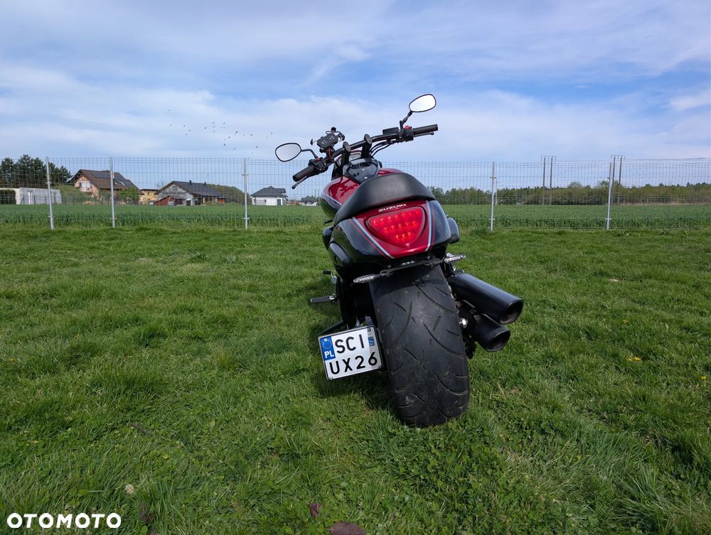 Suzuki Intruder - 7