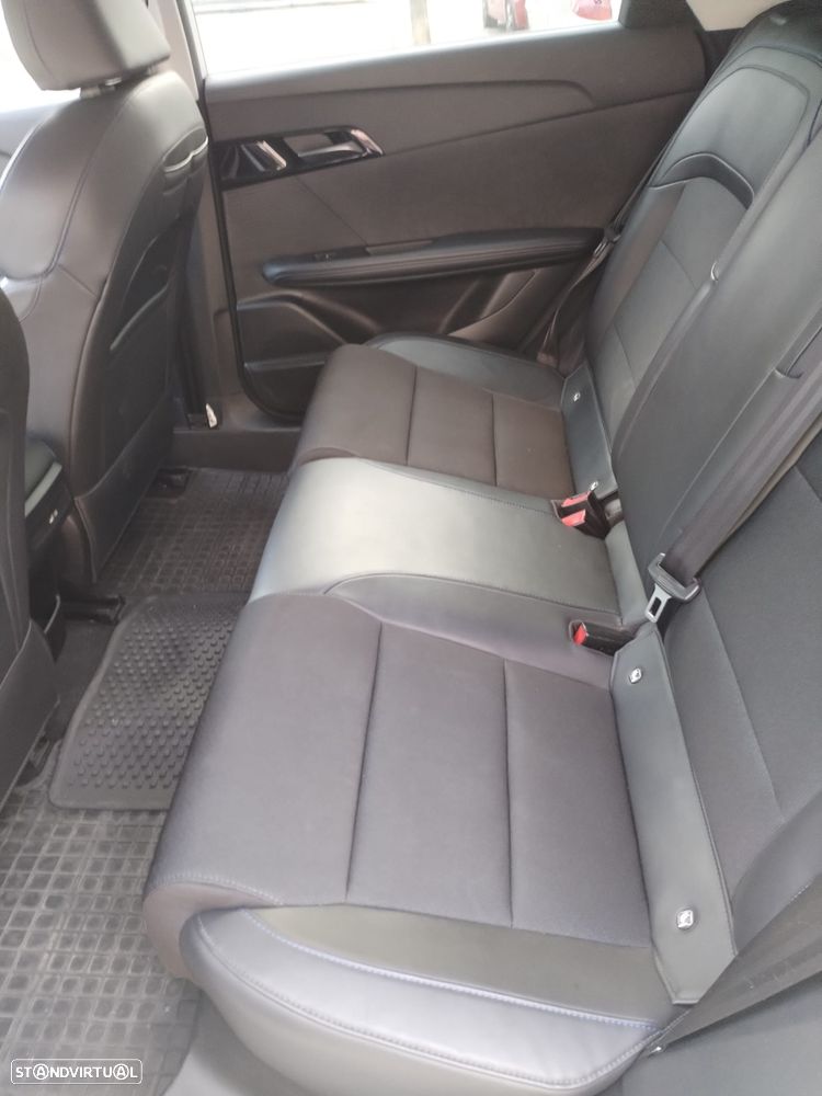 MG MG4 64 kWh Luxury - 12