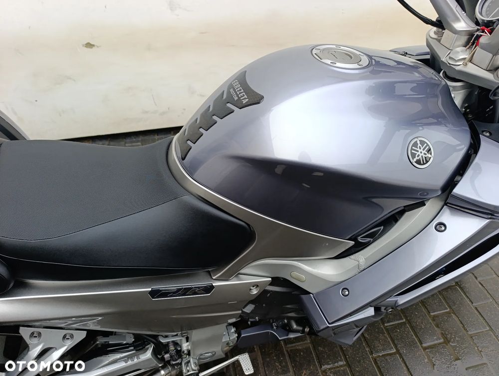 Yamaha FJR - 26