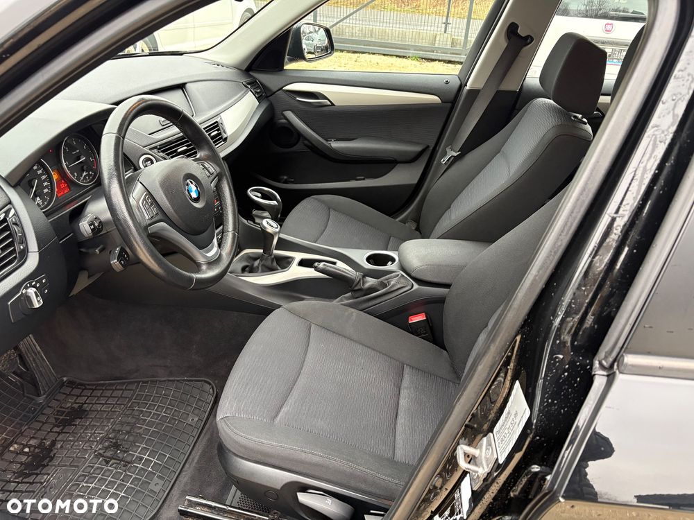 BMW X1 xDrive18d xLine - 11
