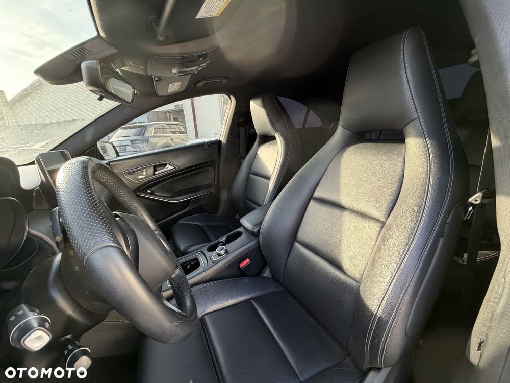 Mercedes-Benz CLA 250 AMG Line 7G-DCT - 25