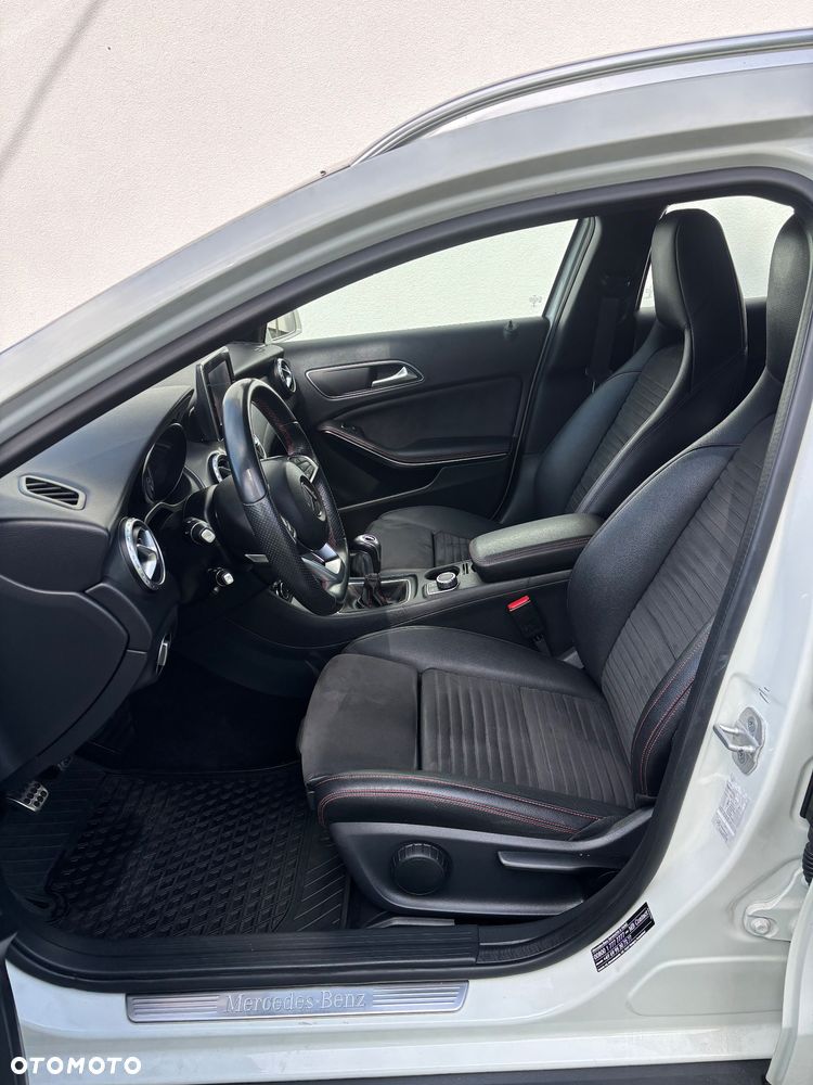 Mercedes-Benz GLA 180 AMG Line - 6