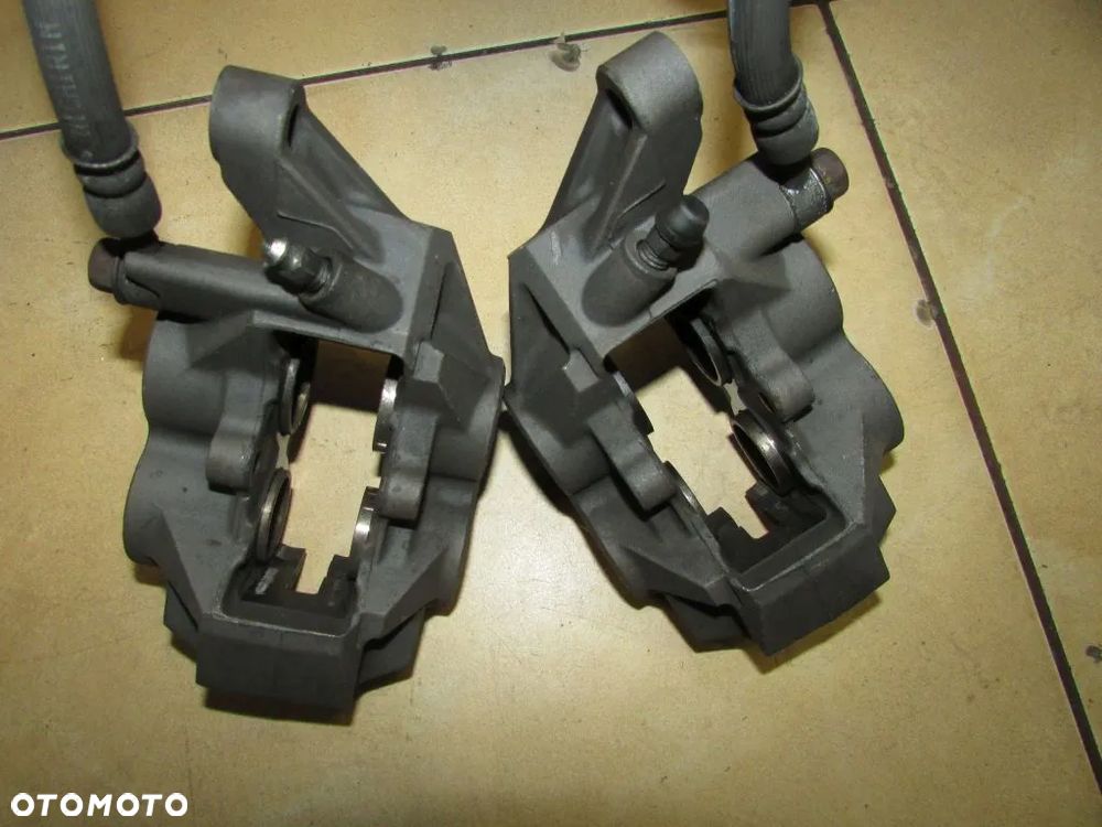 Yamaha TDM 900 zaciski hamulcowe przód - 2