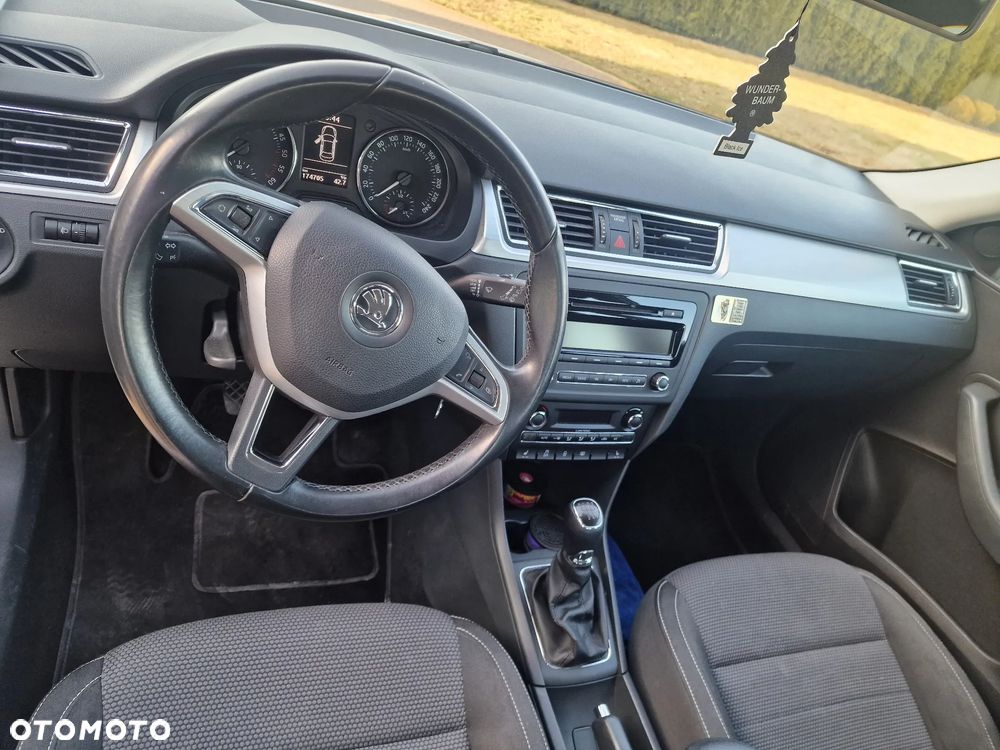 Skoda RAPID - 7