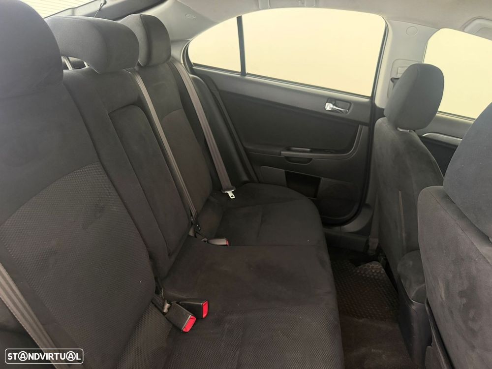 Mitsubishi Lancer - 14