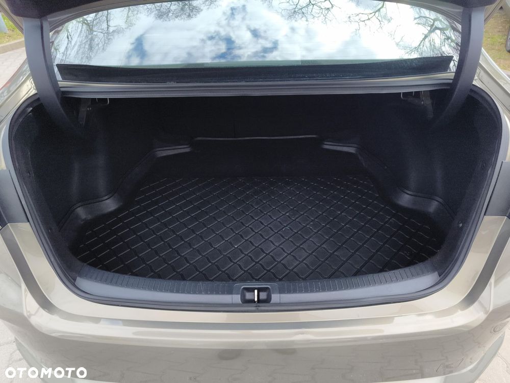 Toyota Corolla 1.8 Hybrid Comfort - 13