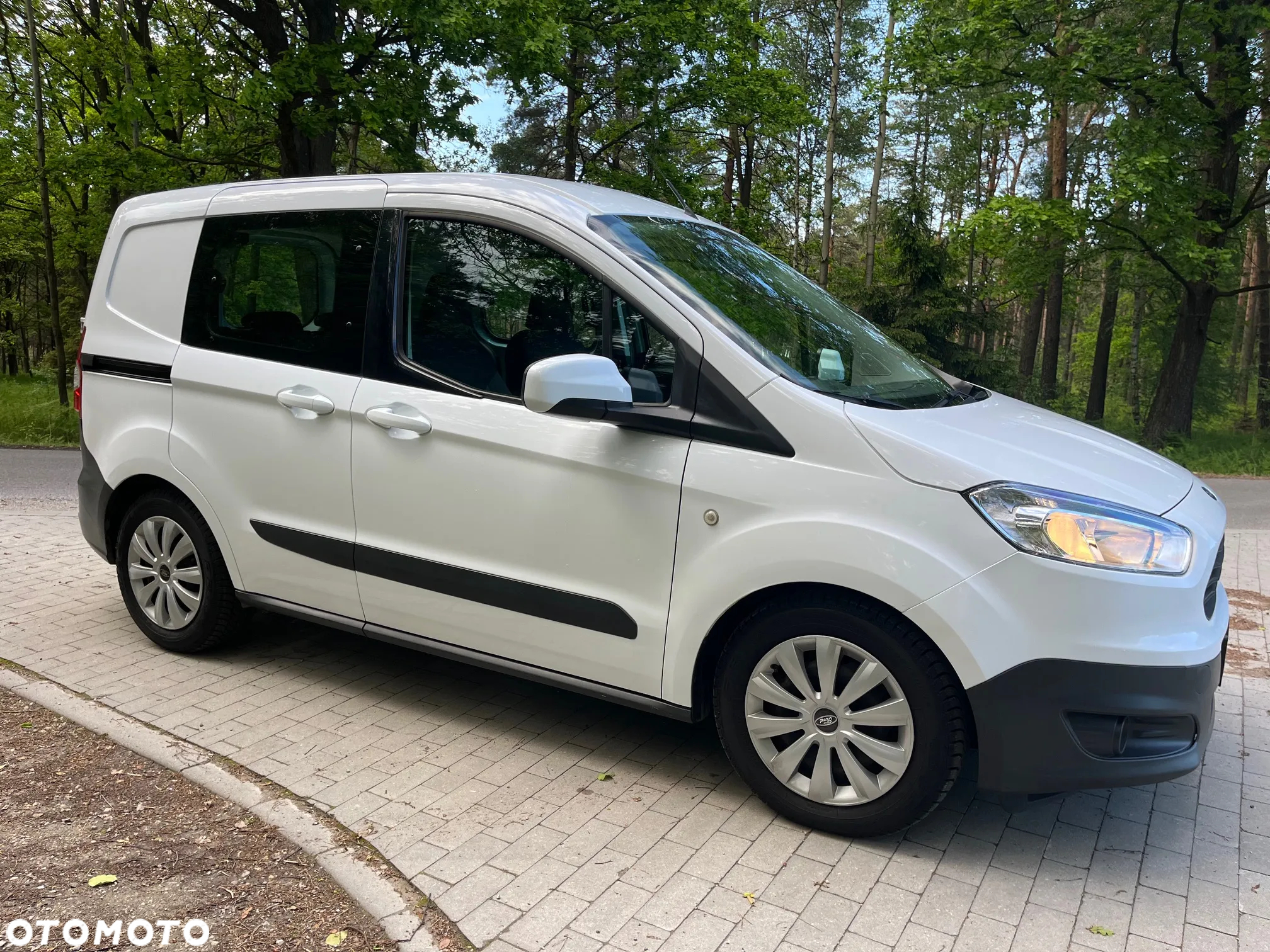 Ford Transit Courier - 9