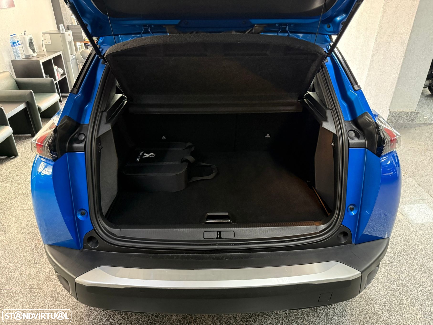 Peugeot e-2008 50 kWh GT - 6