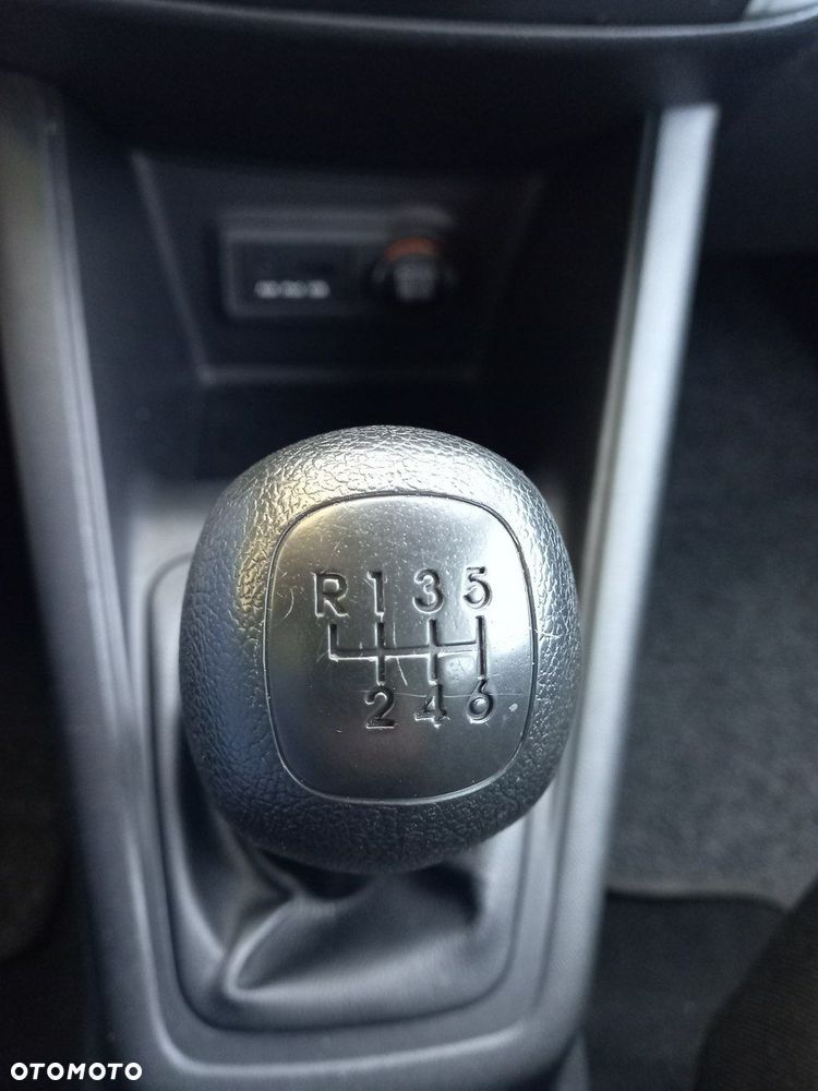 Kia Venga - 33