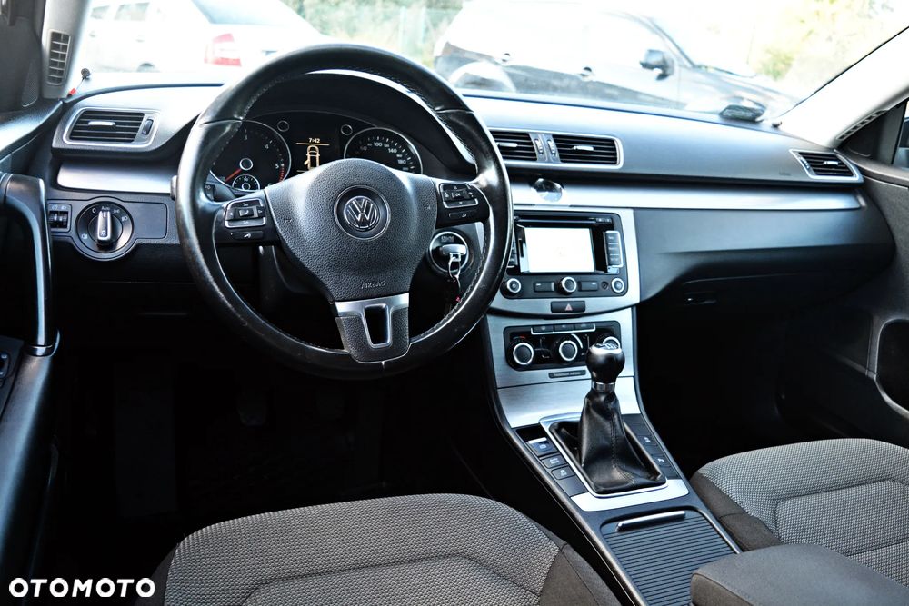 Volkswagen Passat Variant 2.0 TDI BlueMotion Technology DPF Comfortline - 15