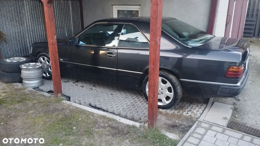 Mercedes-Benz W124 (1984-1993) - 29