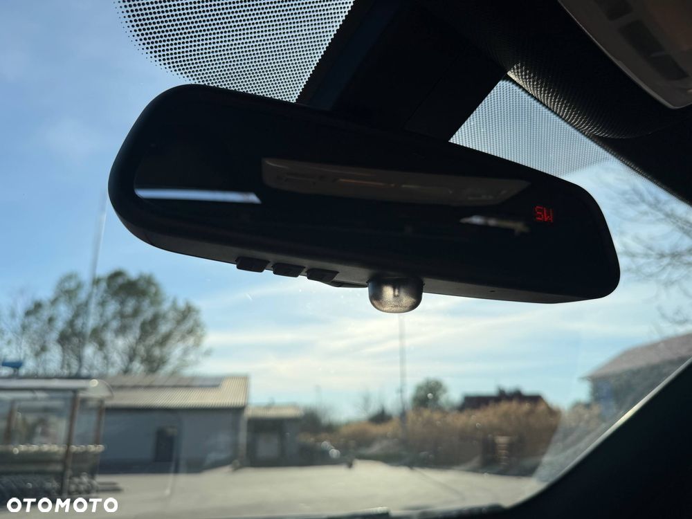 BMW Seria 3 330i Sport Line Sport - 23