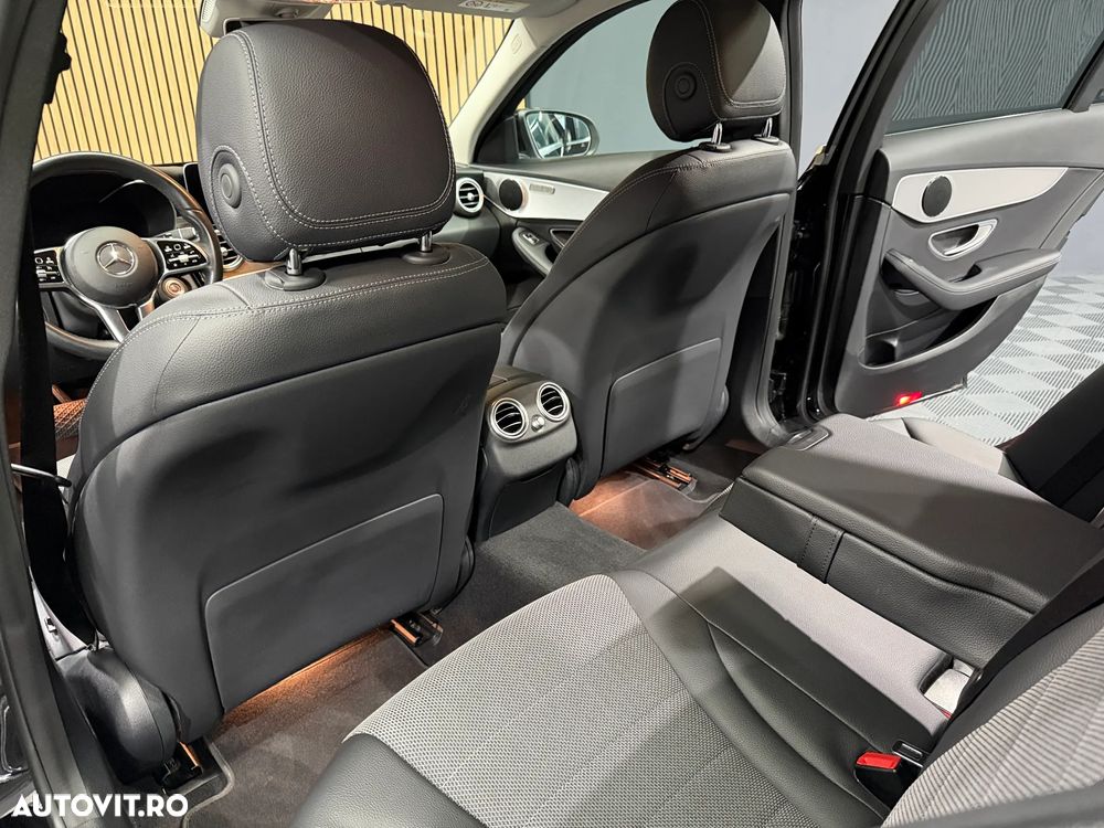 Mercedes-Benz C - 21